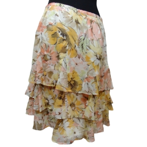 Ann Taylor Loft tiered floral silk skirt with side zip - Picture 2 of 9